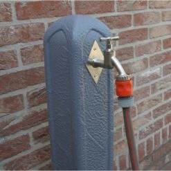 Waterzuil Met Kraan En Aansluiting - Grijs -Tuinadvies Winkel tuinpaal met waterkraan 1498043411 1 600